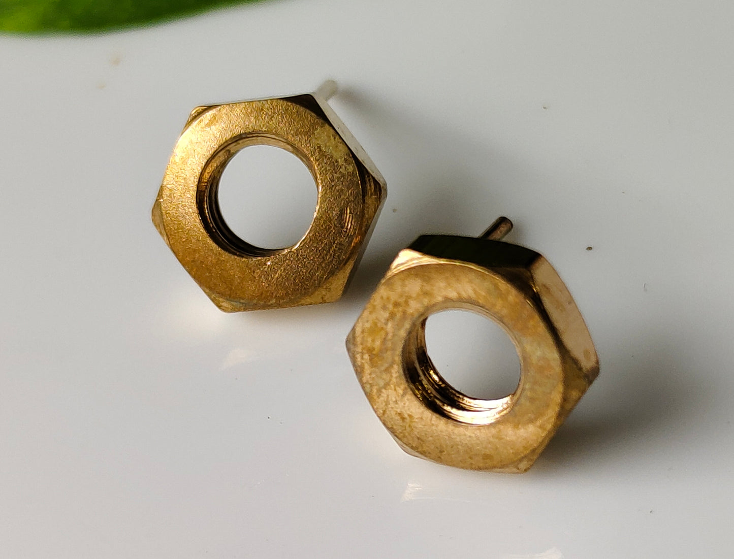 Nuts Studs