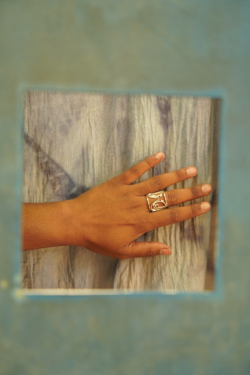 Premer Frame e Bondi finger ring