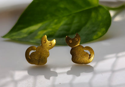 Sitting Cat Studs
