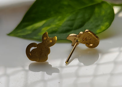 Sitting Cat Studs