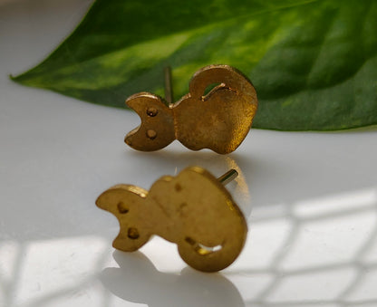 Sitting Cat Studs