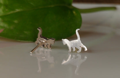 Cat stud