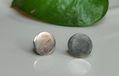 Moon stud
