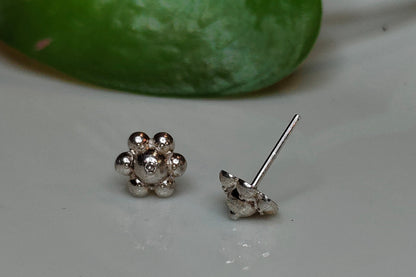 Tiny flower stud
