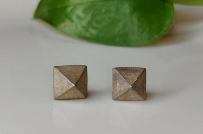 Pyramid studs