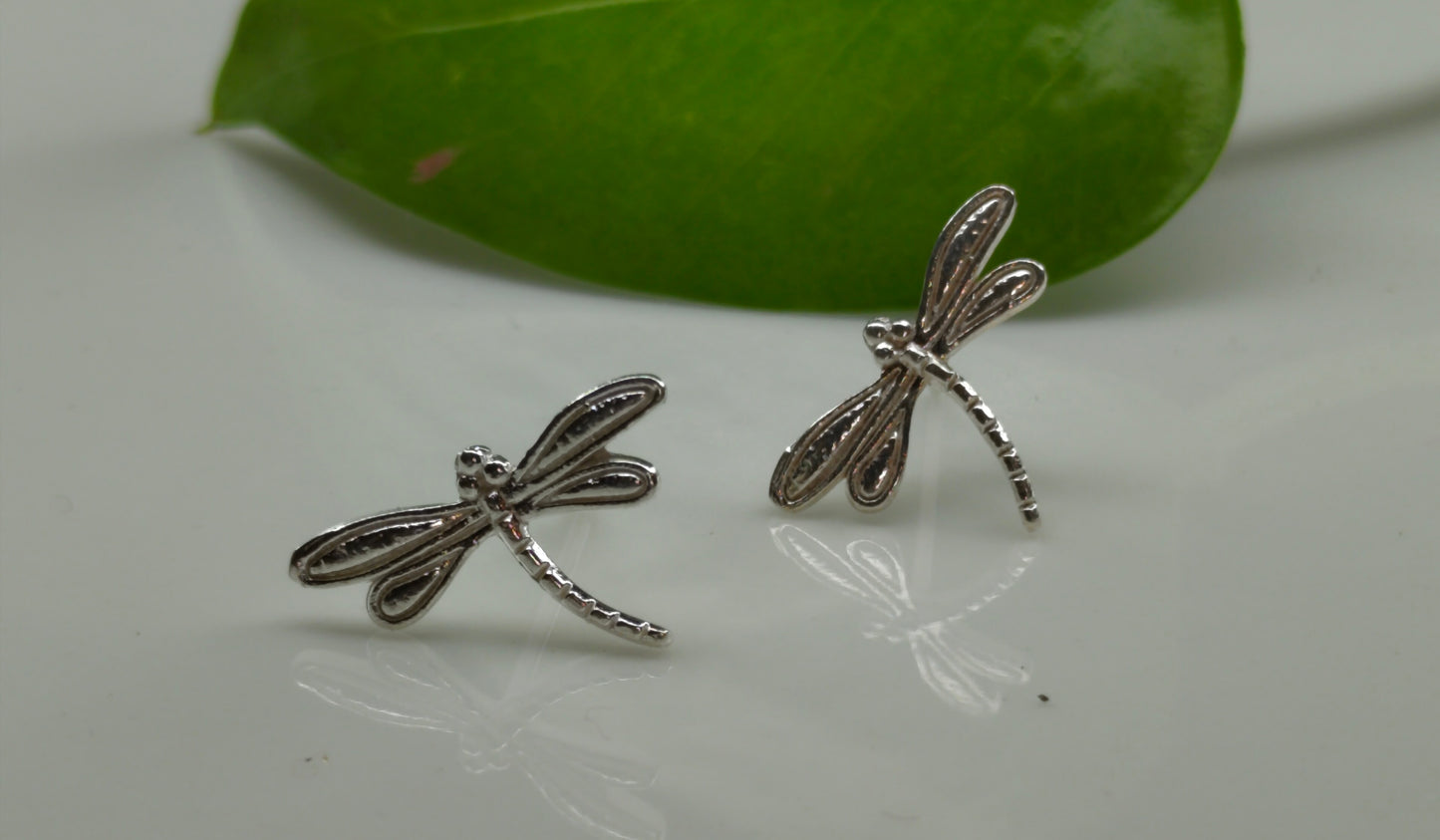 Dragonfly studs