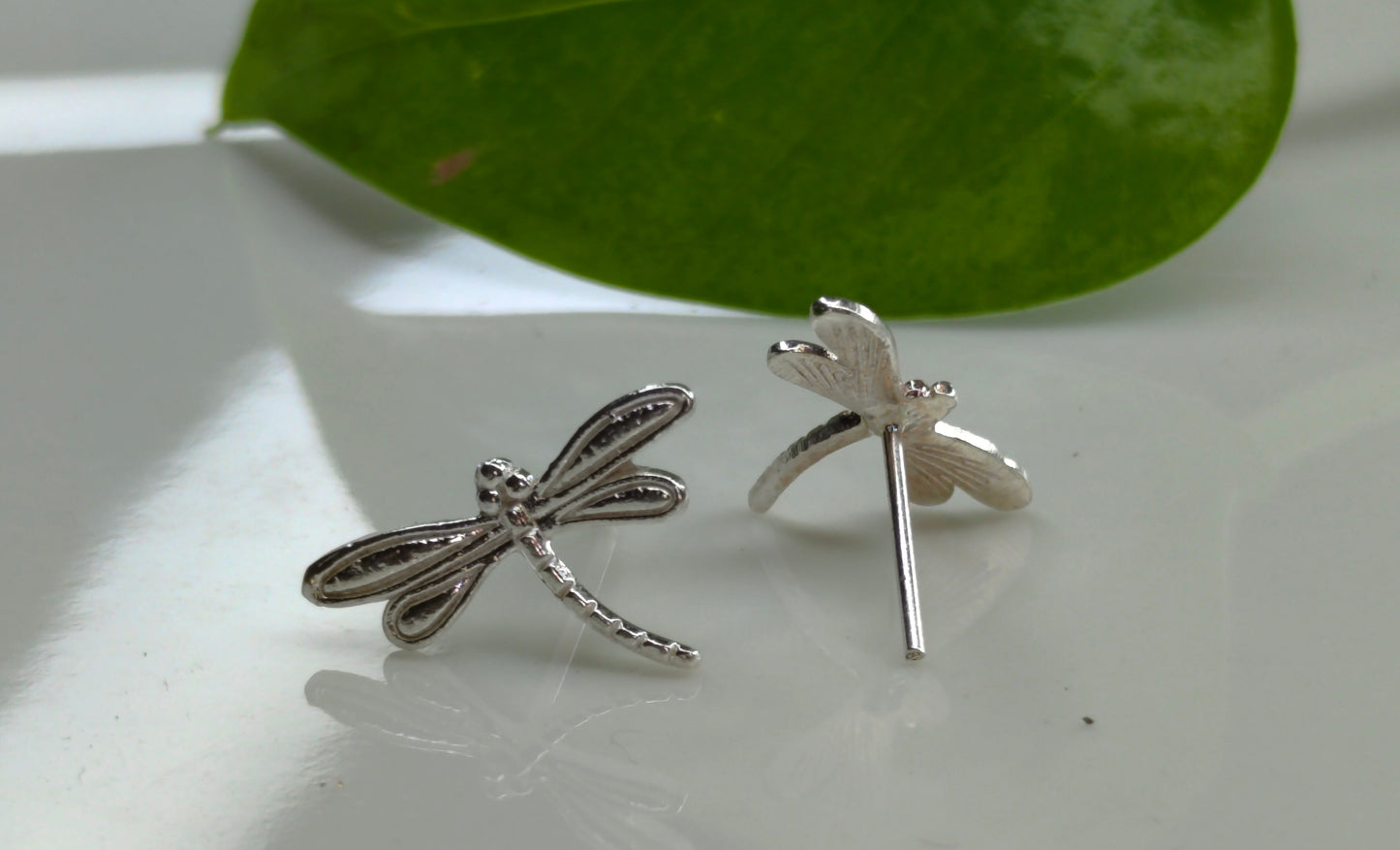 Dragonfly studs