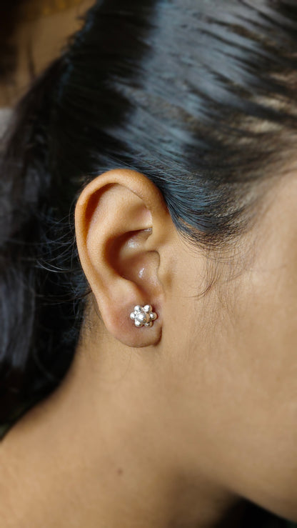 Tiny flower stud