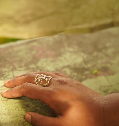 Premer Frame e Bondi finger ring