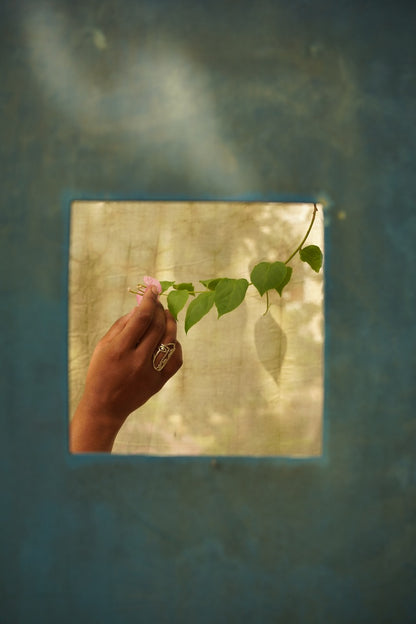 Chokhe Sorshe Phool finger ring