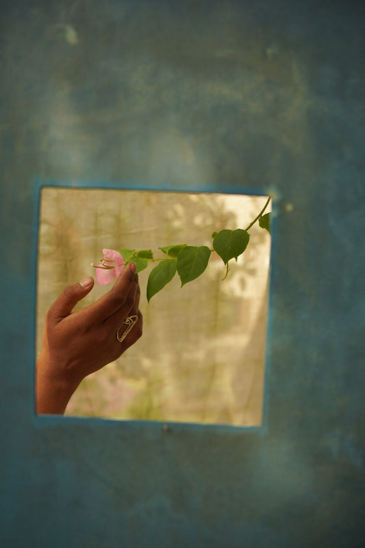 Chokhe Sorshe Phool finger ring