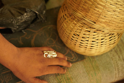 Chupishare finger ring