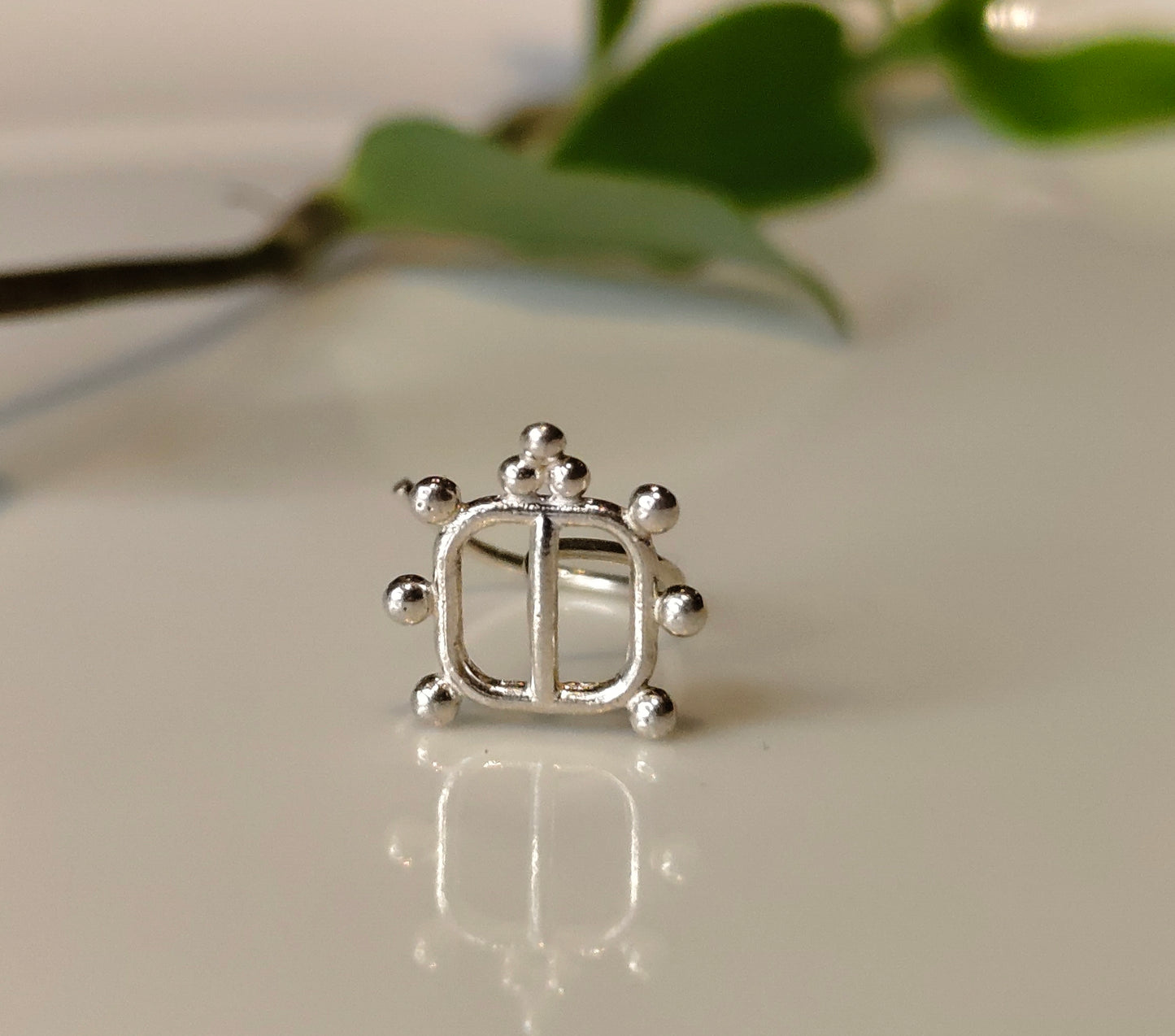 Halo Frame Nose Pin