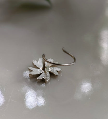 Sunflower Nose pin