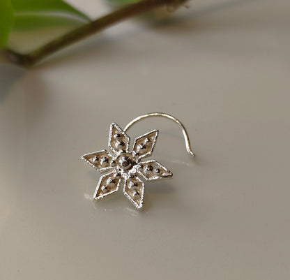 Snow Blossom Nose pin