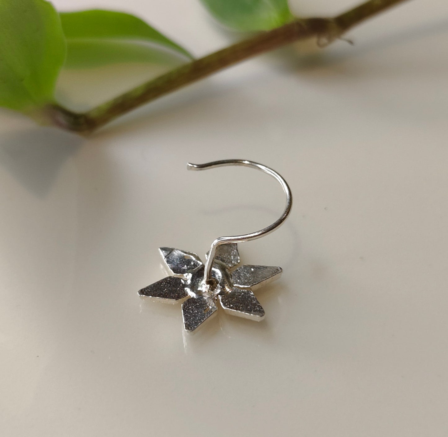 Snow Blossom Nose pin