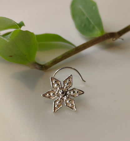 Snow Blossom Nose pin