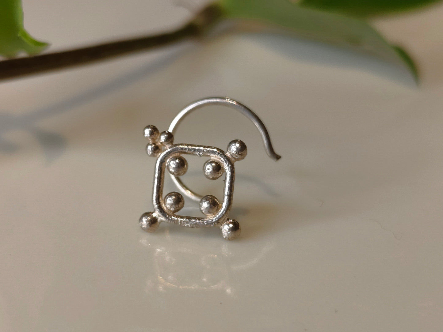 Bindu frame Nose pin