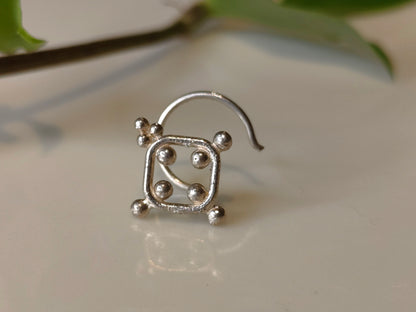 Bindu frame Nose pin