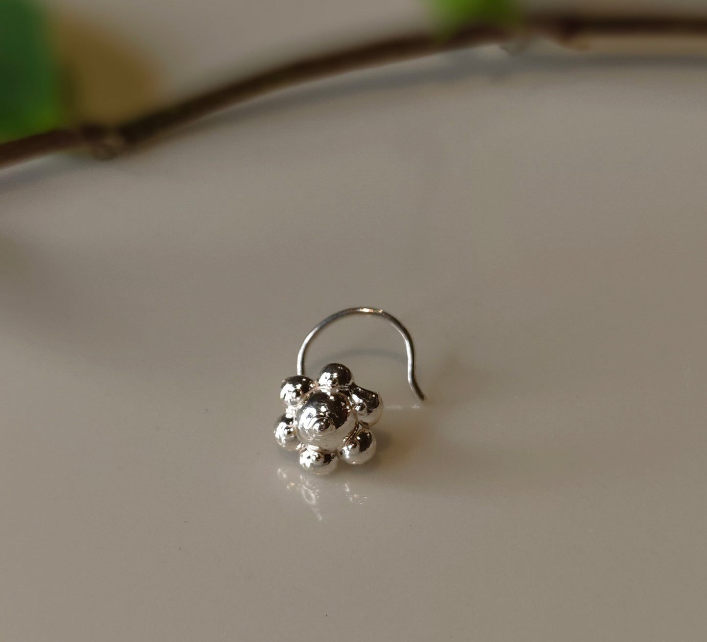Tiny flower Nose pin