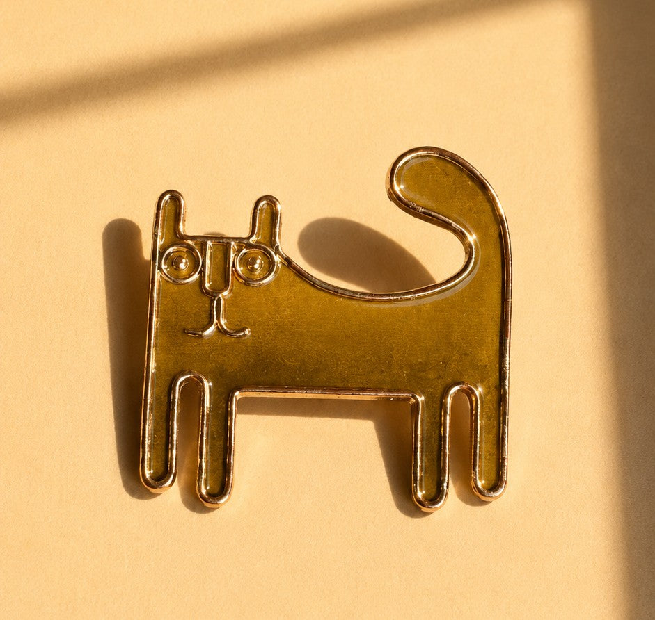 Cat brooch