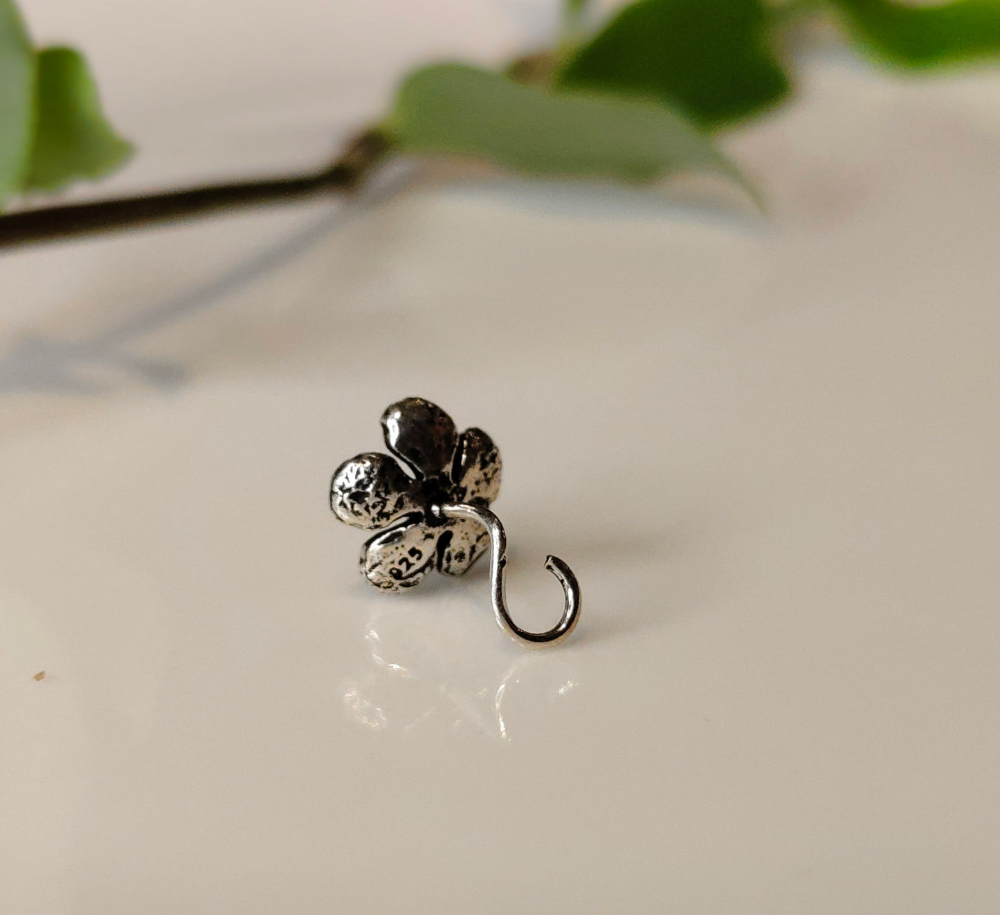 Hibiscus Nose pin